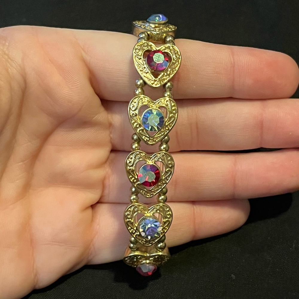 Gold heart with jewels bracelet